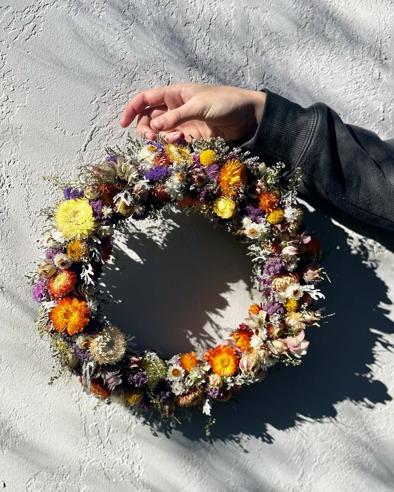 Create Dried Flower Wreaths And Centerpieces