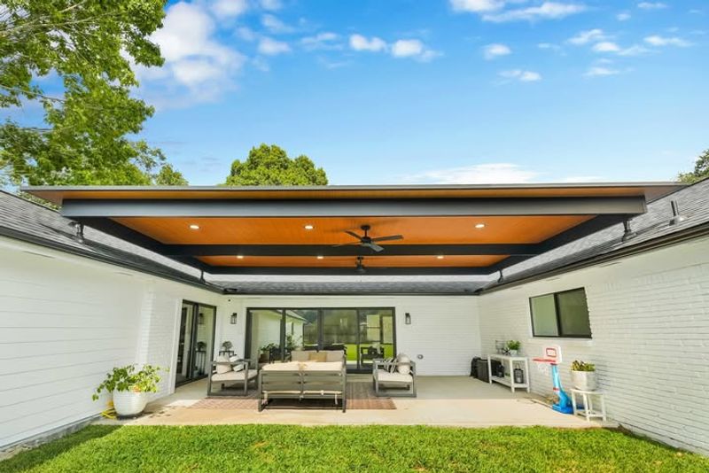 Outdoor Living Spaces With Shade Structures