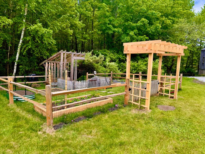 Build Or Repair Garden Structures