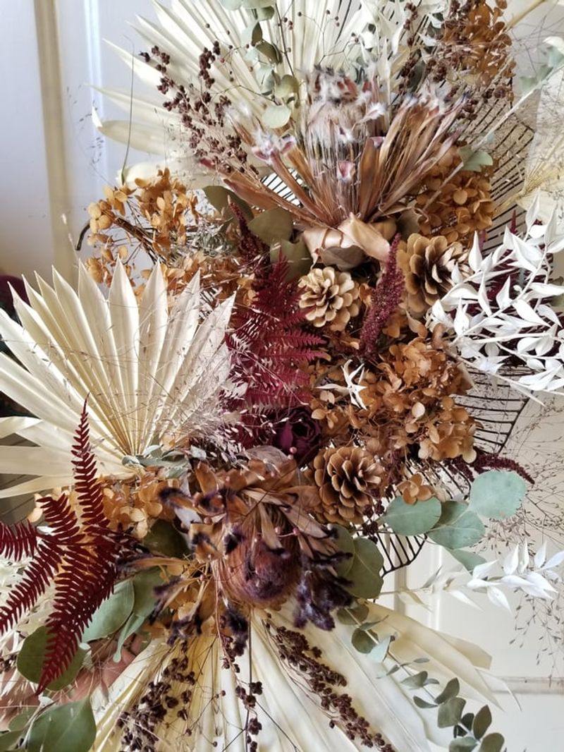 Natural Materials Replace Seasonal Decorations