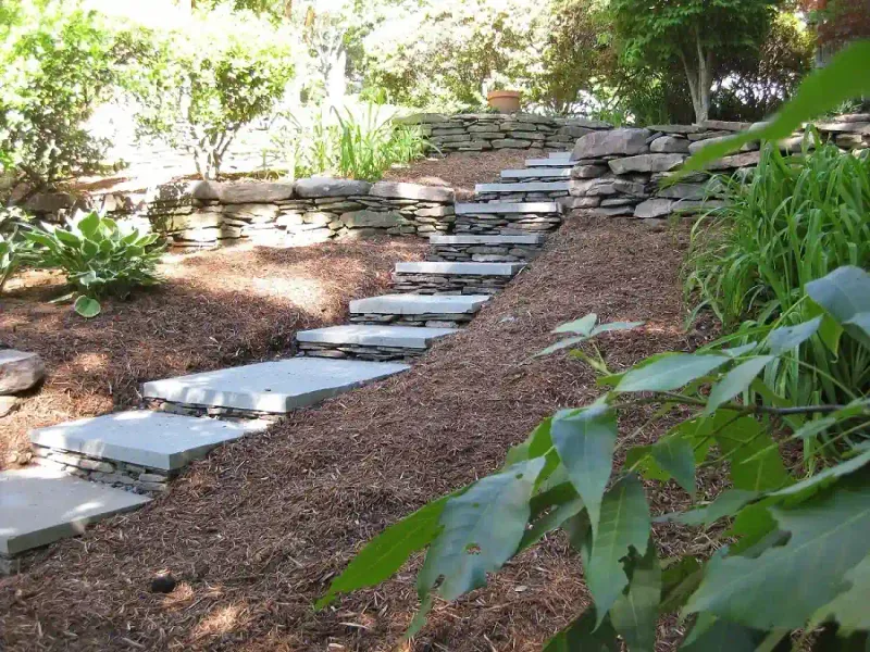 Stone And Mulch Combo Paths For Contrast