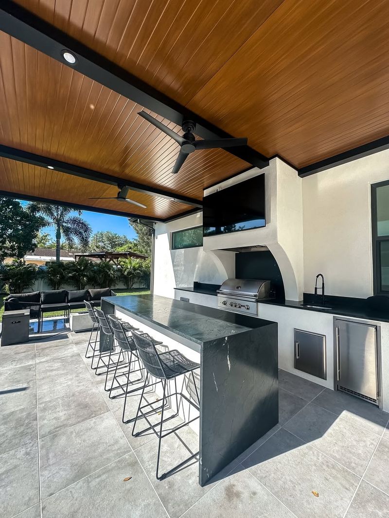 Outdoor Kitchen