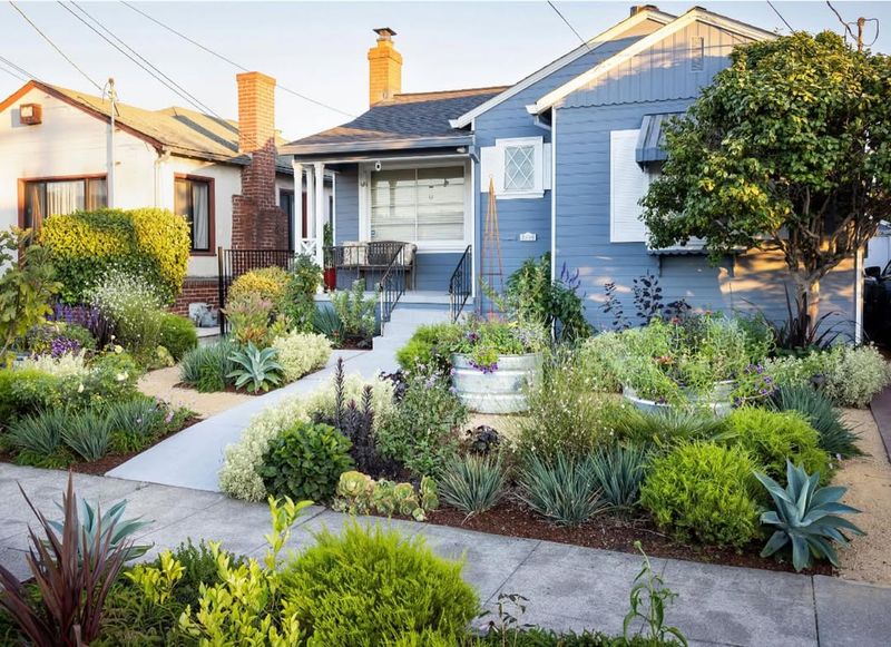 Edible Front Yard Gardens