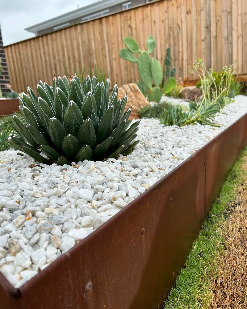 Curved Flowing Bed Layouts