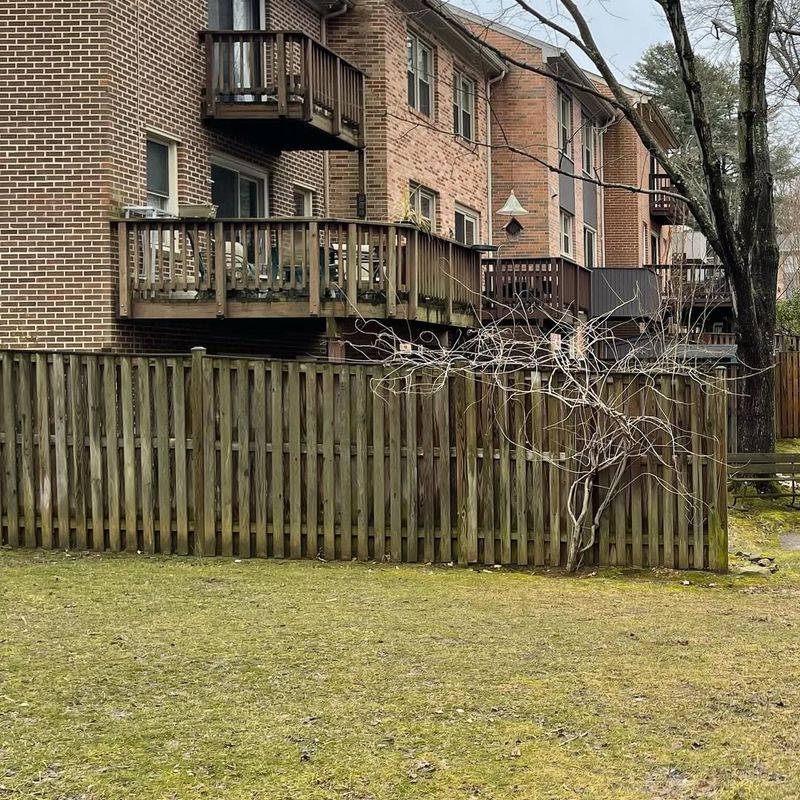 Homeowners Associations May Have Additional Landscaping Rules