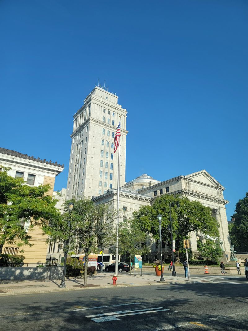 How New Jersey Courts View Leaf Cleanup Disputes