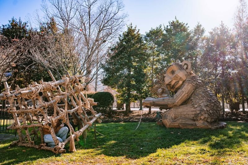 Encourages Visitors To Connect With Nature And Creativity