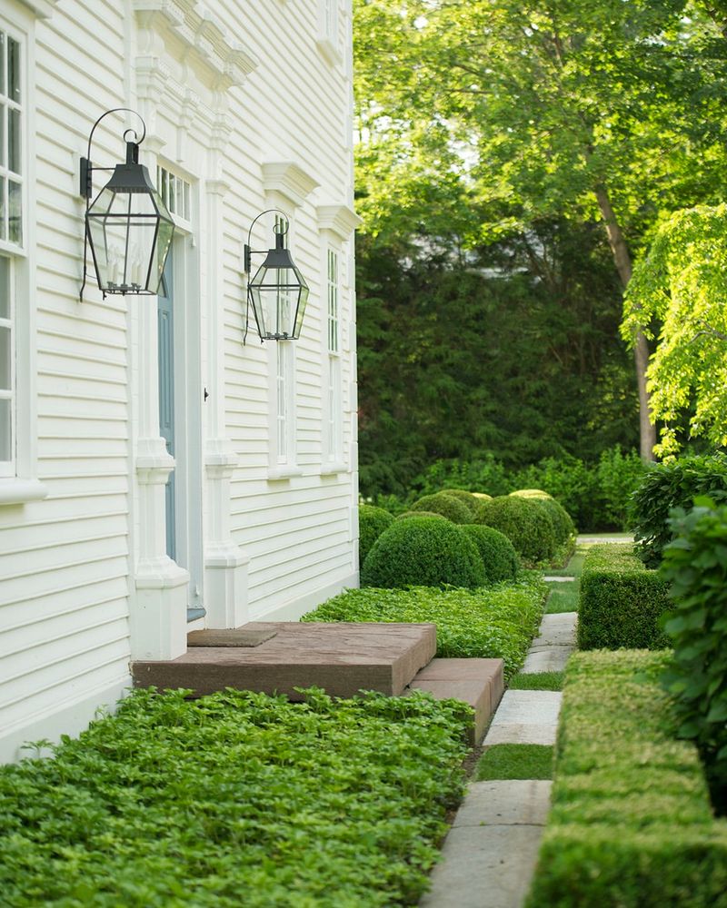 Evergreen Structure Provides Year-Round Entryway Interest