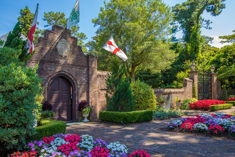 A Garden Inspired By English Tradition