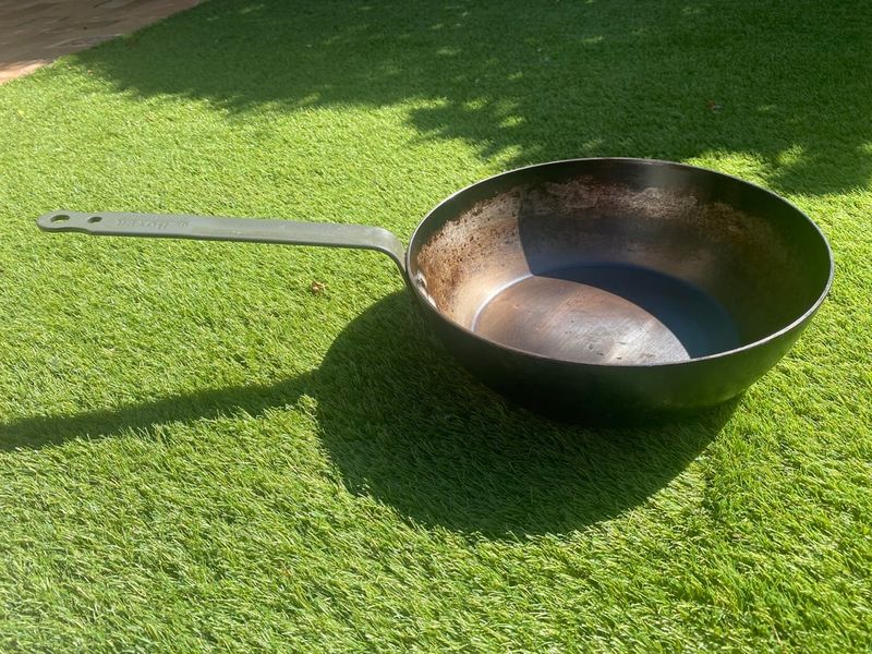 Recycled Cooking Pans That Surprise Wildlife And Gardeners Alike