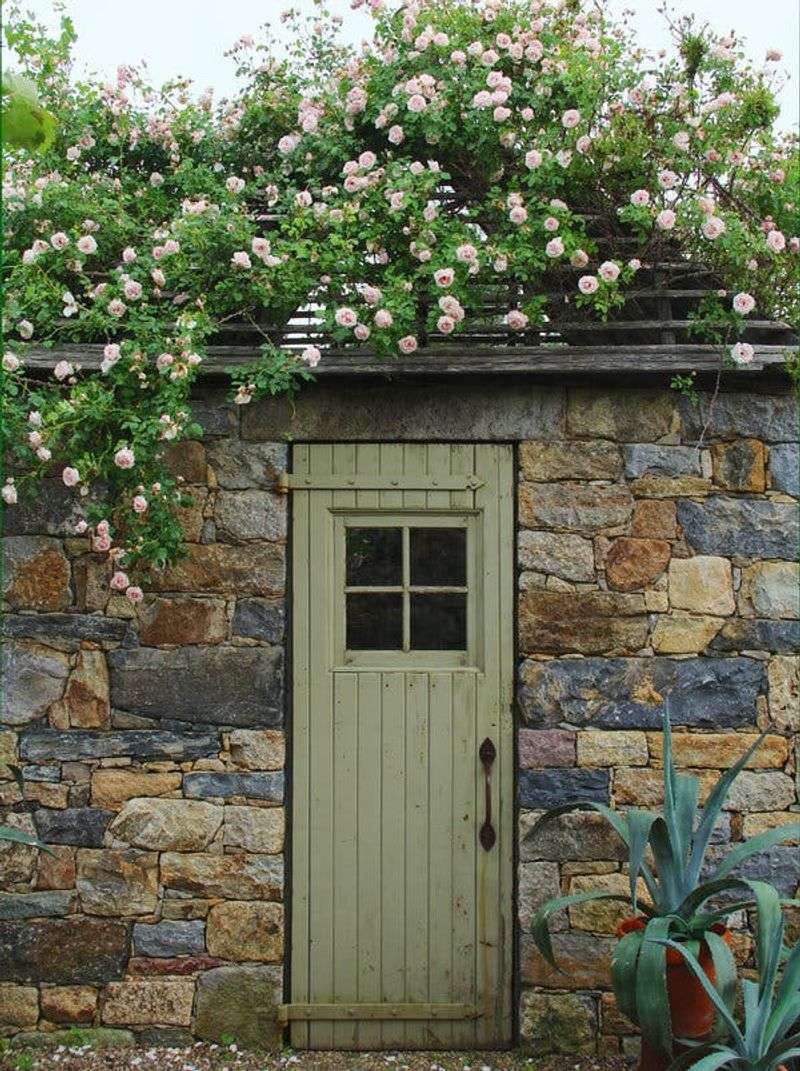 A Welcoming Scent Makes Every Arrival Feel Special