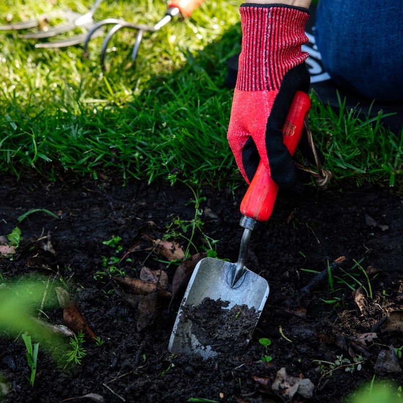 You Can Dig Without Hitting Sticky Or Muddy Layers