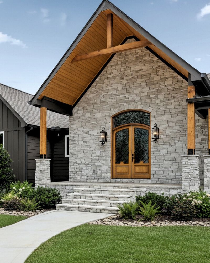 Attractive Front Entry Landscaping Draws Attention