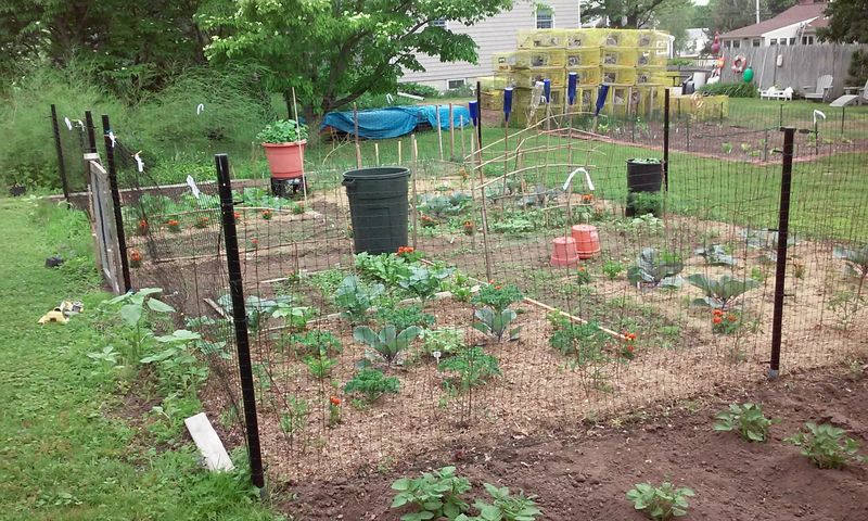 L-Shaped Fence Base Blocks Tunneling At The Source