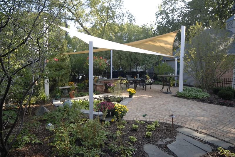 Simple Shade Sails That Block Harsh Sun