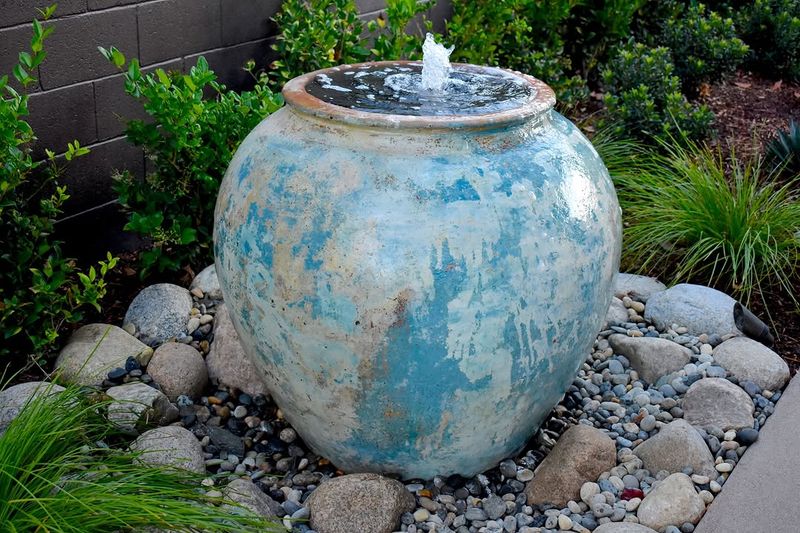 Bubbling Urn Fountain For Stylish Splashy Appeal
