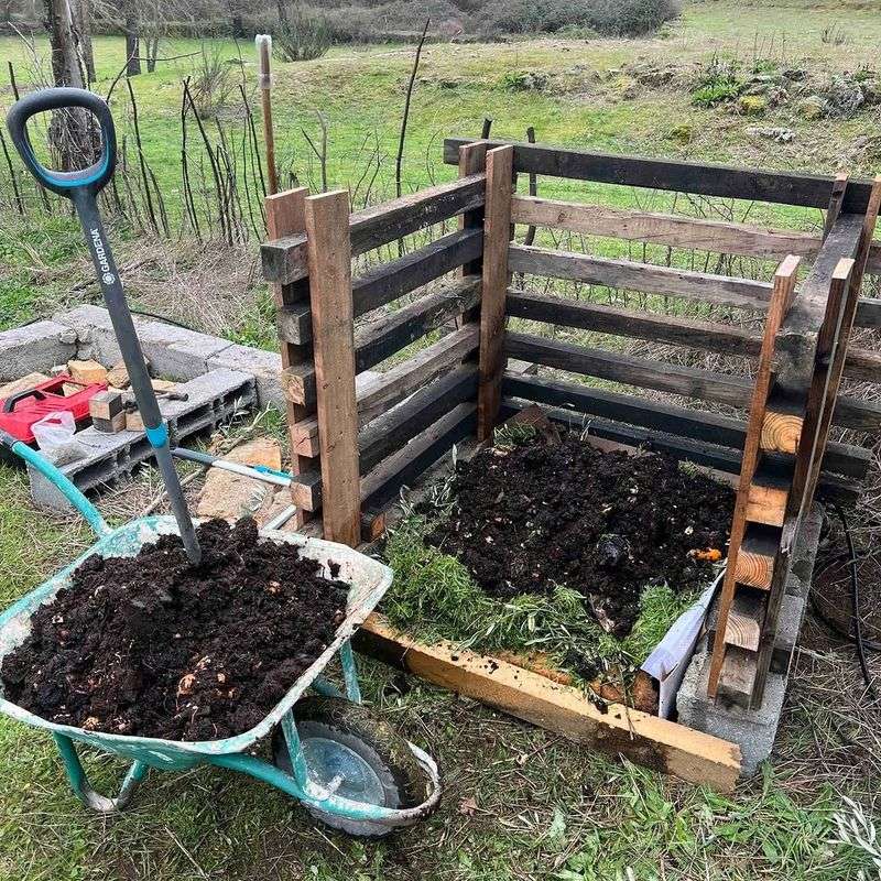 Compost Bin That Turns Scraps Into Gold