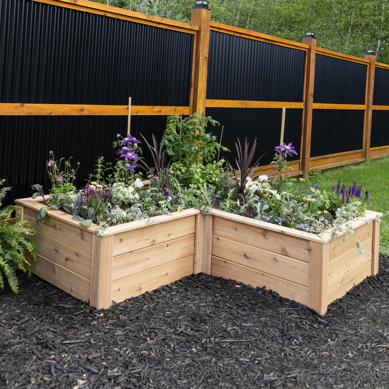 Use Corner Raised Beds To Maximize Small Spaces