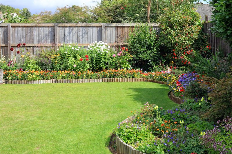 Avoid Over-Cleaning Every Edge Of The Yard