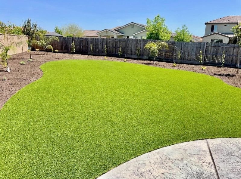 Thirsty Lawns No Longer Make Sense Thirsty Lawns No Longer Make Sense