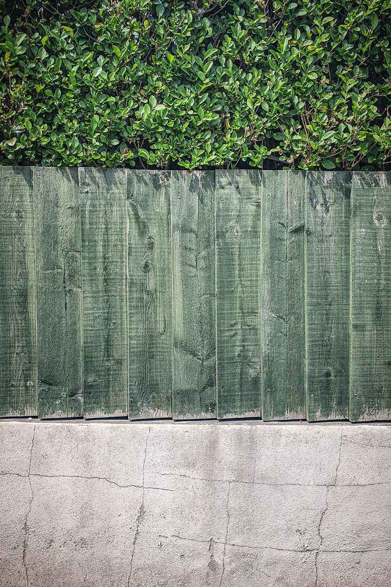 Build Proper Fencing With Buried Barriers