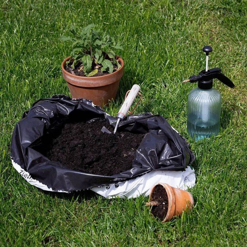 Build The Pile Large Enough To Hold Moisture Build The Pile Large Enough To Hold Moisture
