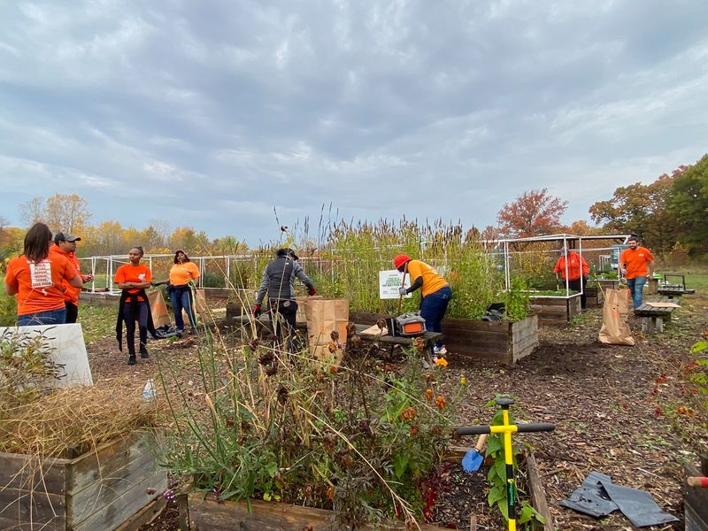 Community Gardens Bring People Together Community Gardens Bring People Together