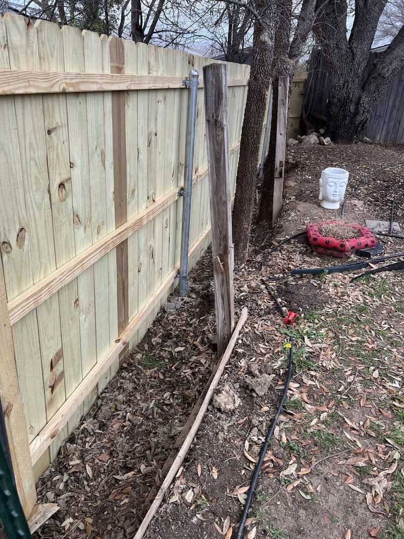 Find Out Whether The Fence Is Shared