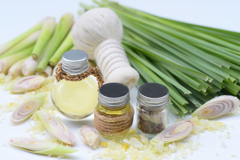 Lemongrass Oil (Cymbopogon Citratus)