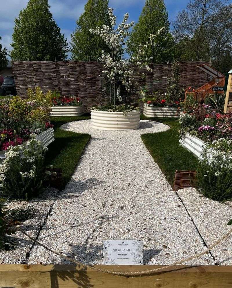 Shell Paths And Plant Beds Fit Beach Yards Better
