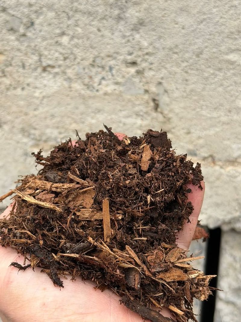 Wood Mulch Holds Better On Flat Foundation Beds