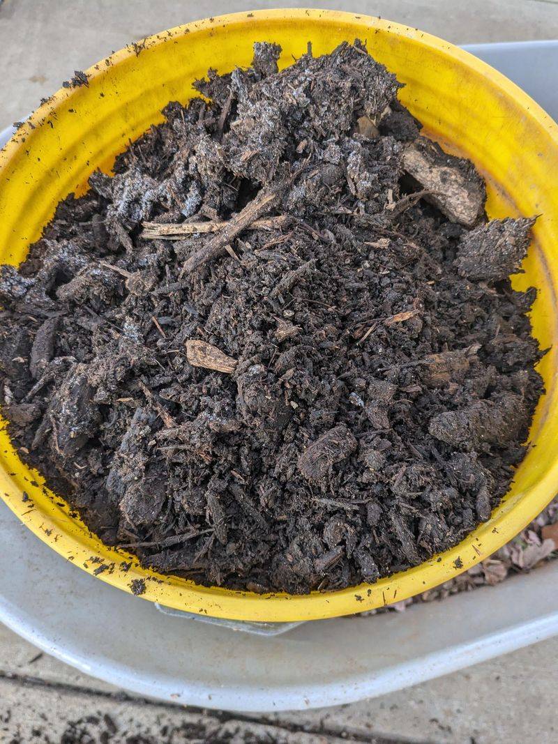 Balancing Wet Ingredients With Enough Dry, Carbon-Rich Material Balancing Wet Ingredients With Enough Dry, Carbon-Rich Material