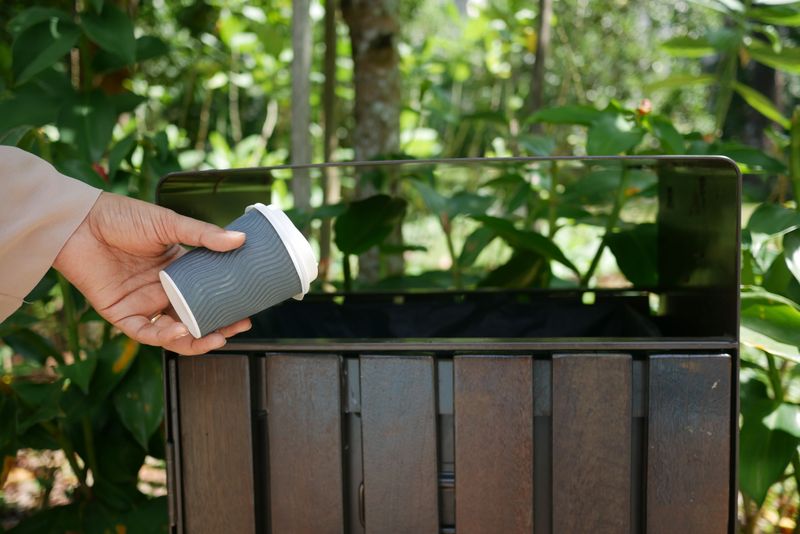 Better Ways To Dispose Of Bioplastics Responsibly Better Ways To Dispose Of Bioplastics Responsibly