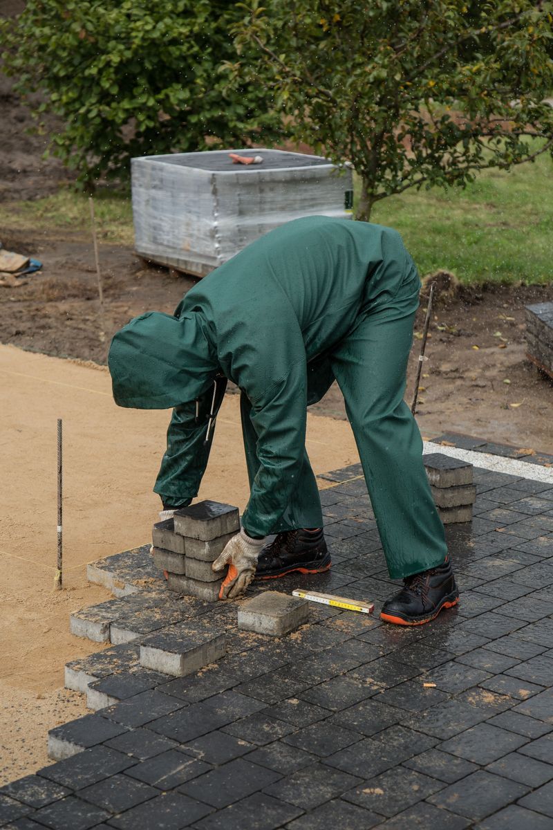 Choosing The Right Paver Base To Discourage Nesting Choosing The Right Paver Base To Discourage Nesting