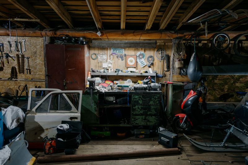 Garages, Sheds, And Storage Boxes