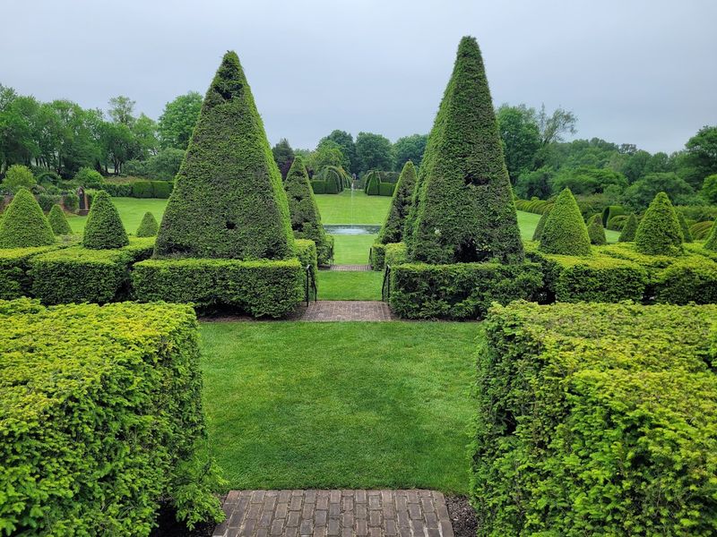 Garden Rooms That Feel Like Formal English Estates