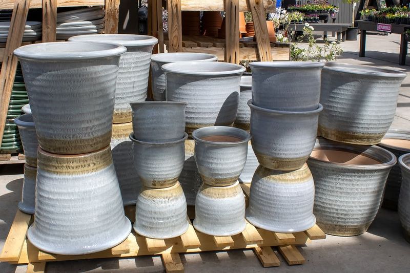How Pot Material And Color Make Heat Stress Worse How Pot Material And Color Make Heat Stress Worse