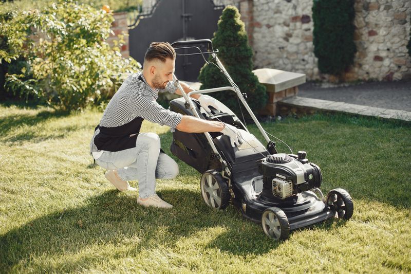 Maintaining A Schedule Keeps Lawns Tidy