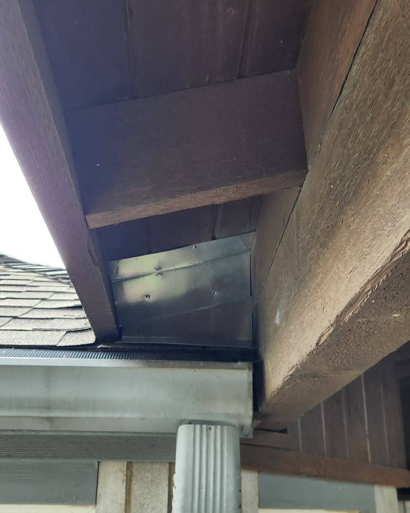 Metal Screen Or Flashing