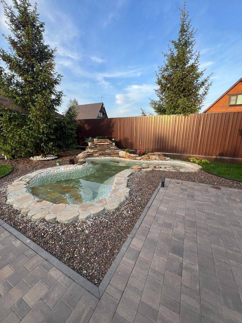 Ponds Vs. Compact Features