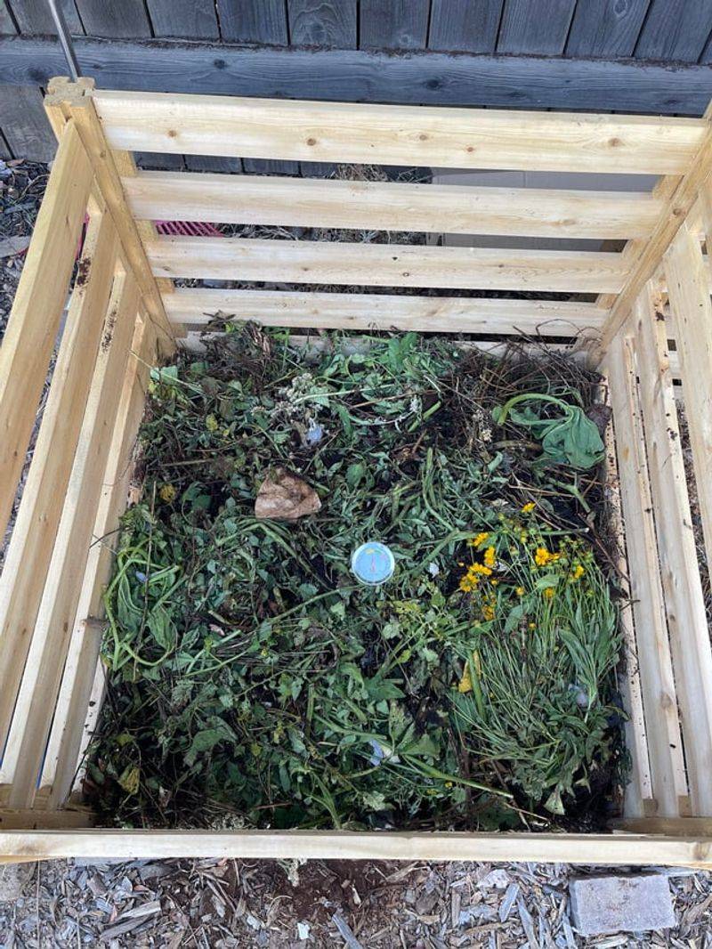 Signs Your Compost Pile Has Stalled Signs Your Compost Pile Has Stalled
