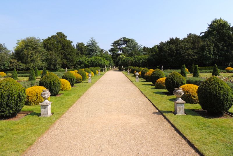 Symmetrical Beds Along A Central Axis Symmetrical Beds Along A Central Axis