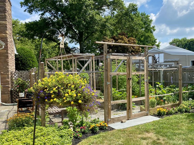 Tenant Food Gardens Have Special Rules