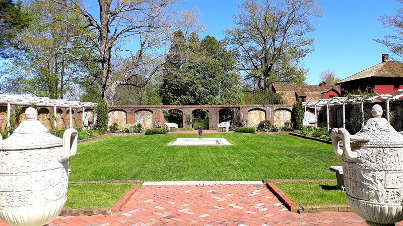 Walled Gardens Designed By A Renowned Architect Walled Gardens Designed By A Renowned Architect