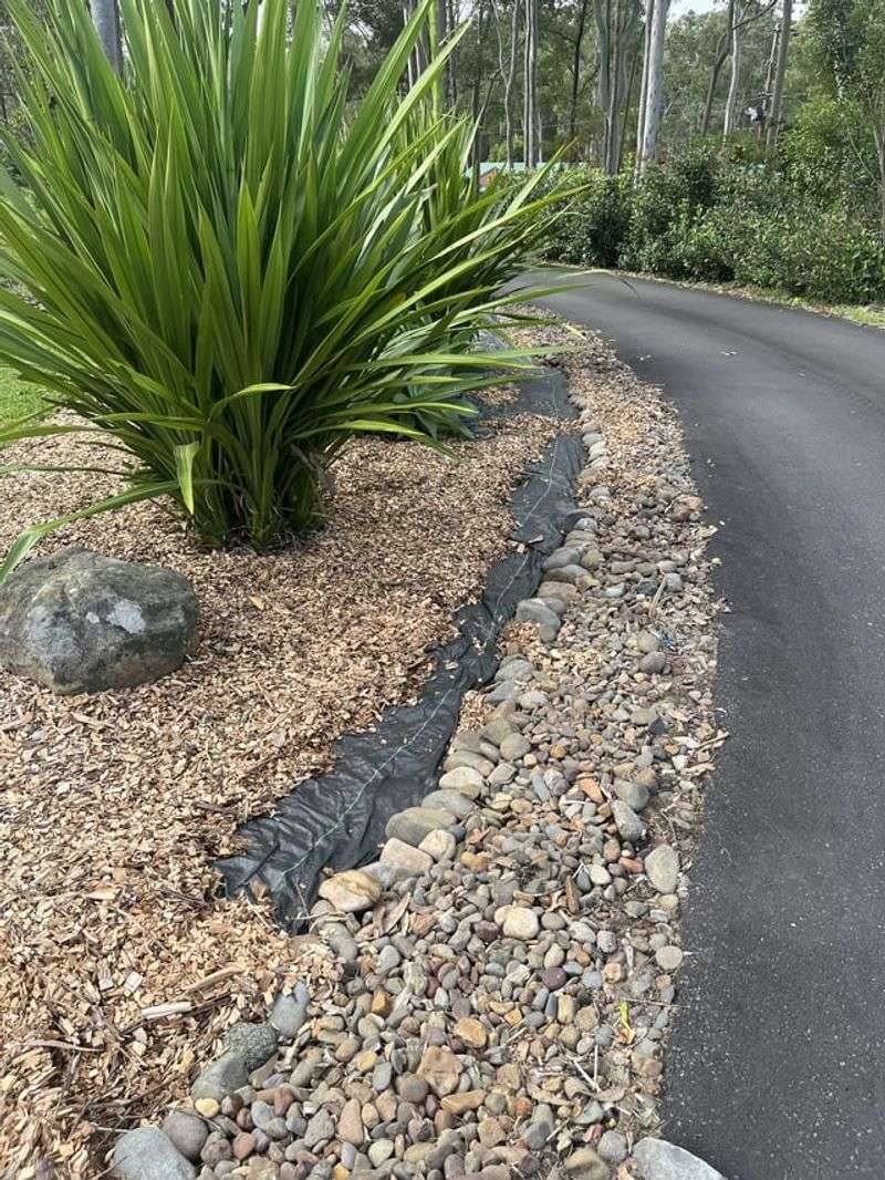 Watch Heat Around Rock