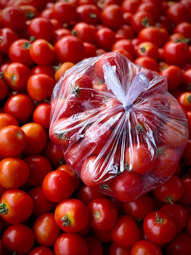Wrap Ripening Clusters In A Vented Plastic Bag On The Vine Wrap Ripening Clusters In A Vented Plastic Bag On The Vine