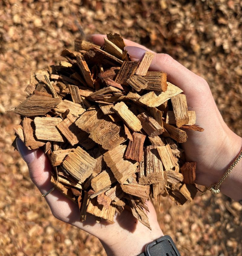 Choosing Mulch That Holds Moisture Longer