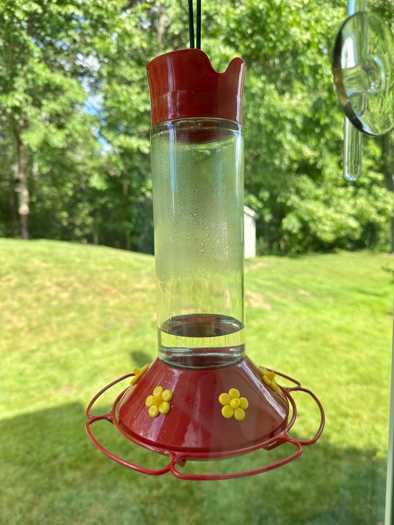 Leaving Feeders Up Longer Does Not Delay Migration Leaving Feeders Up Longer Does Not Delay Migration