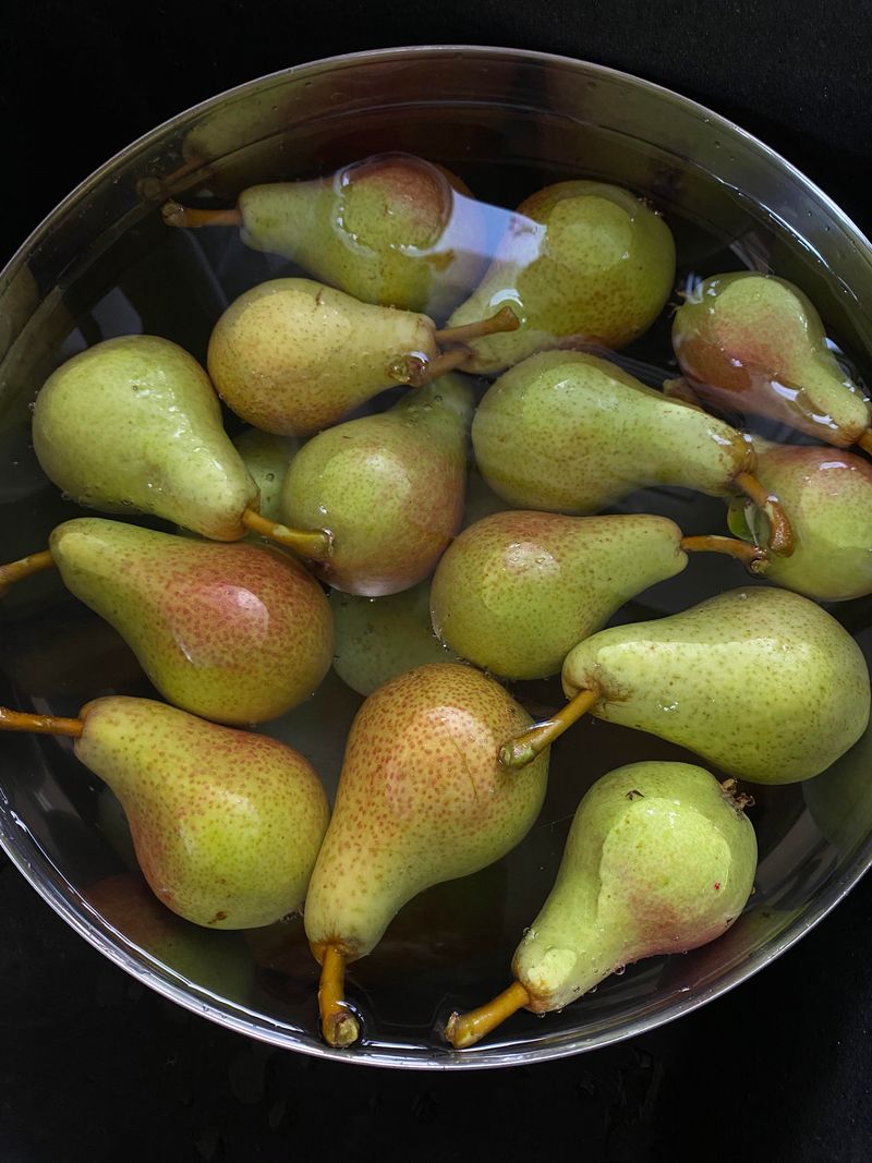 Pick European Pears Before They Soften Pick European Pears Before They Soften