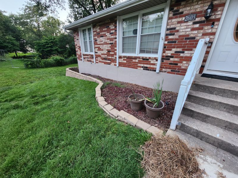 Pretty Foundation Beds Can Create A Fire Path Pretty Foundation Beds Can Create A Fire Path